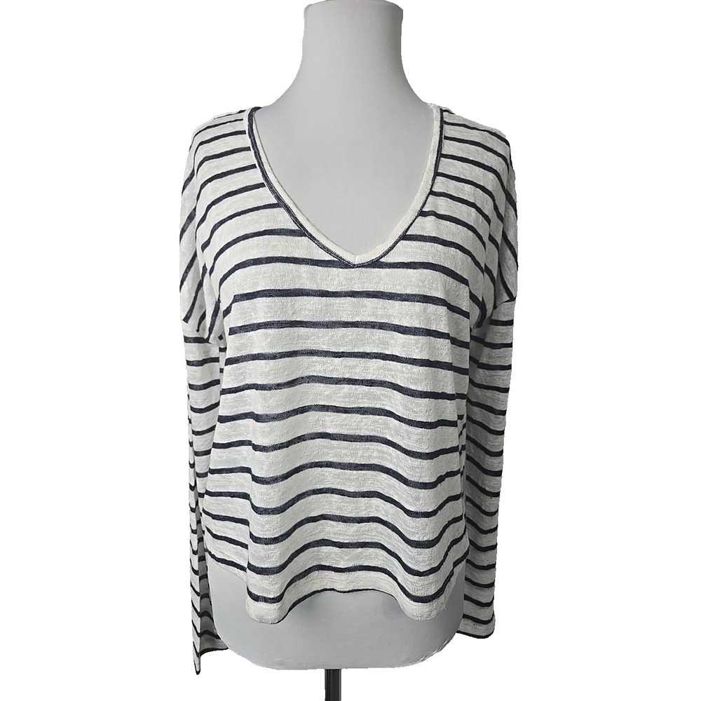 Chelsea & Violet White Blue Stripe Knit‎ Top Medium NWT